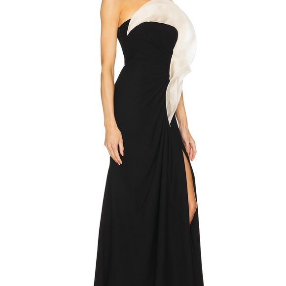 Evening gown - Picture 2 of 6